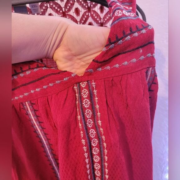 Knox rose red top - Picture 5 of 10